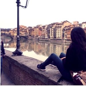 Click for more closet info! ♥️🌻